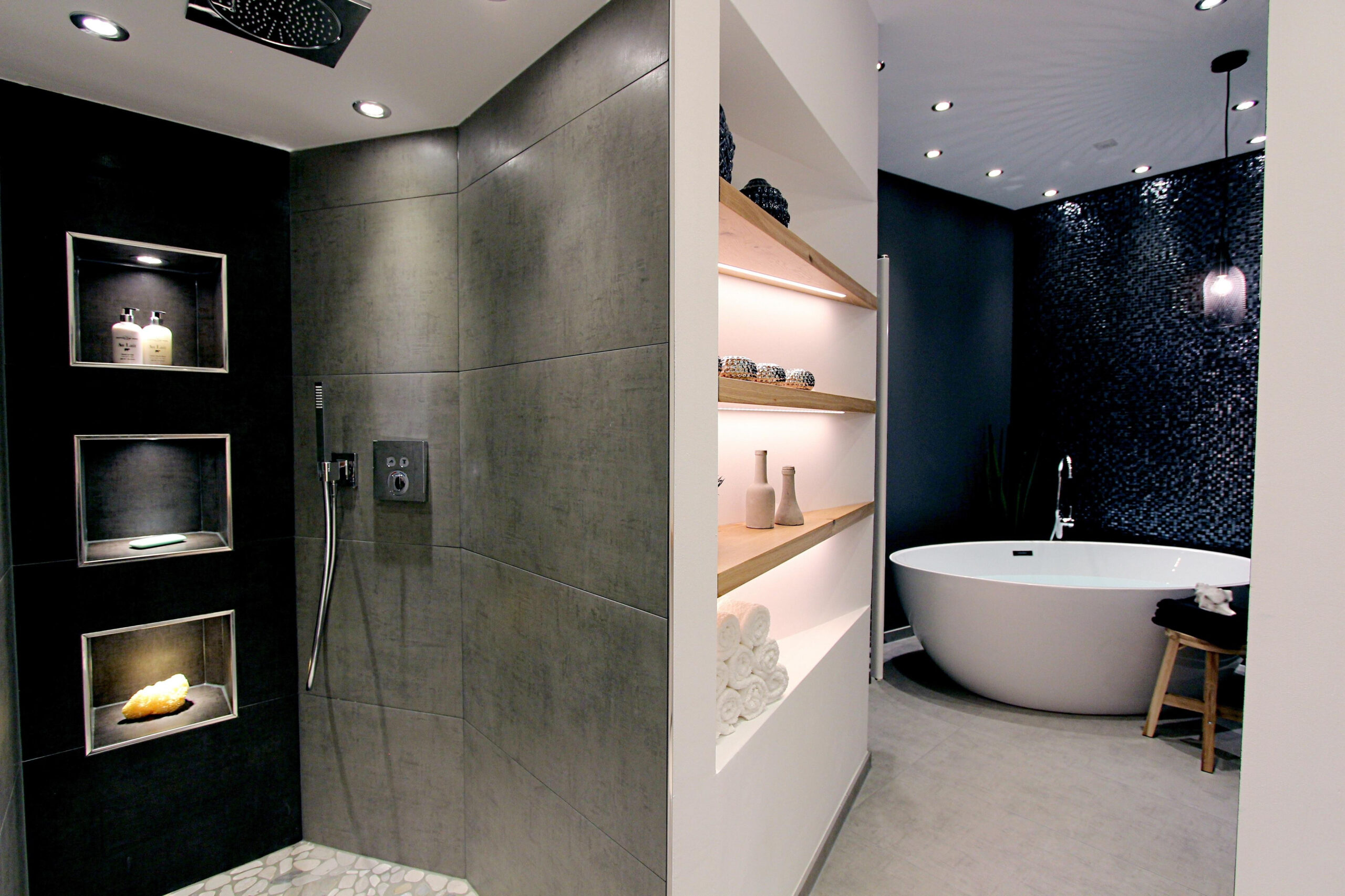 Badezimmer Trennwand • Bilder &amp; Ideen • Couch in Badezimmer Trennwand