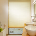 Plissee, Rollo Oder Jalousie Für Badezimmer Fenster? Within Jalousie Badezimmer