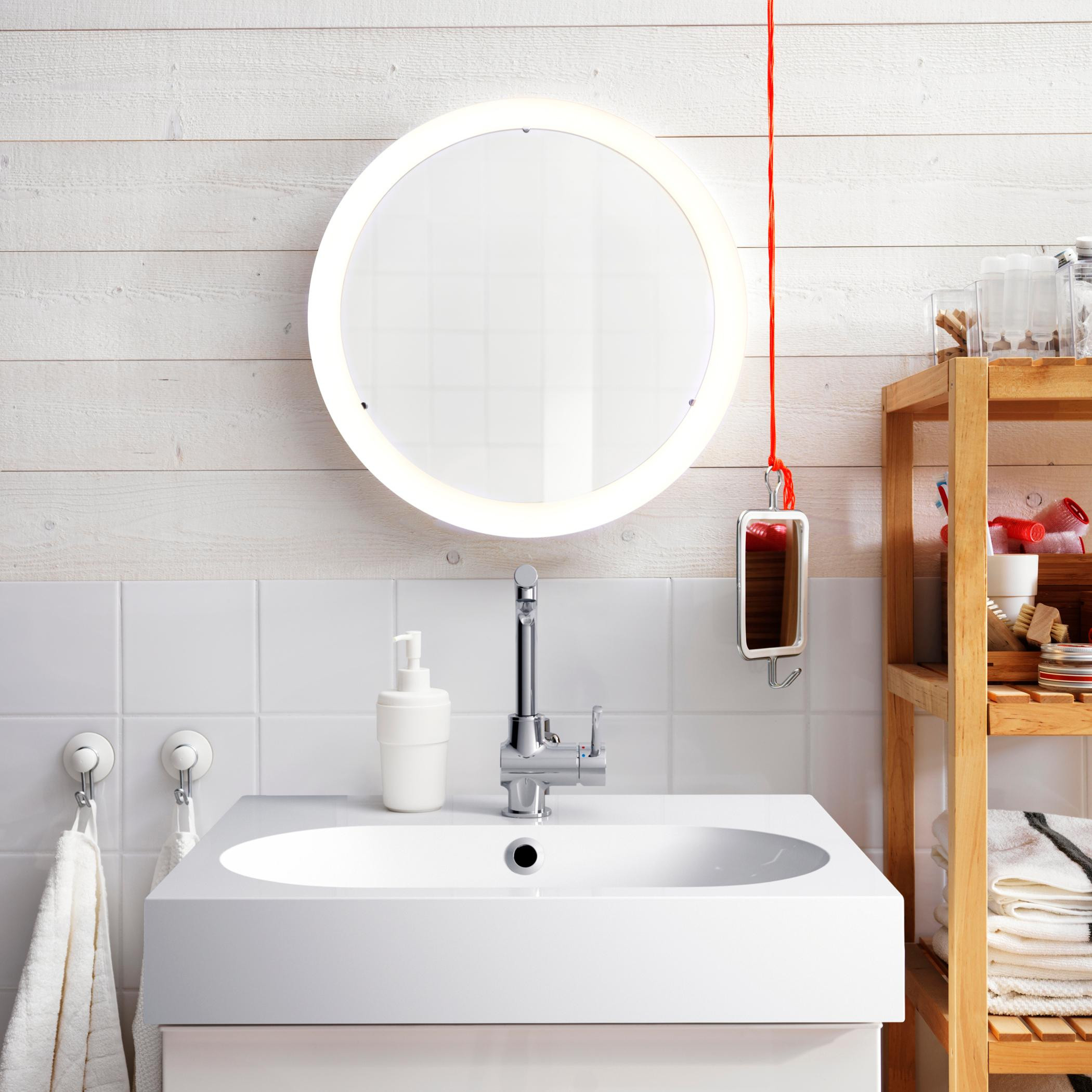 Runder Spiegel Sorgt Für Durchblick #Regal #Badezimm in Ikea Spiegel Badezimmer