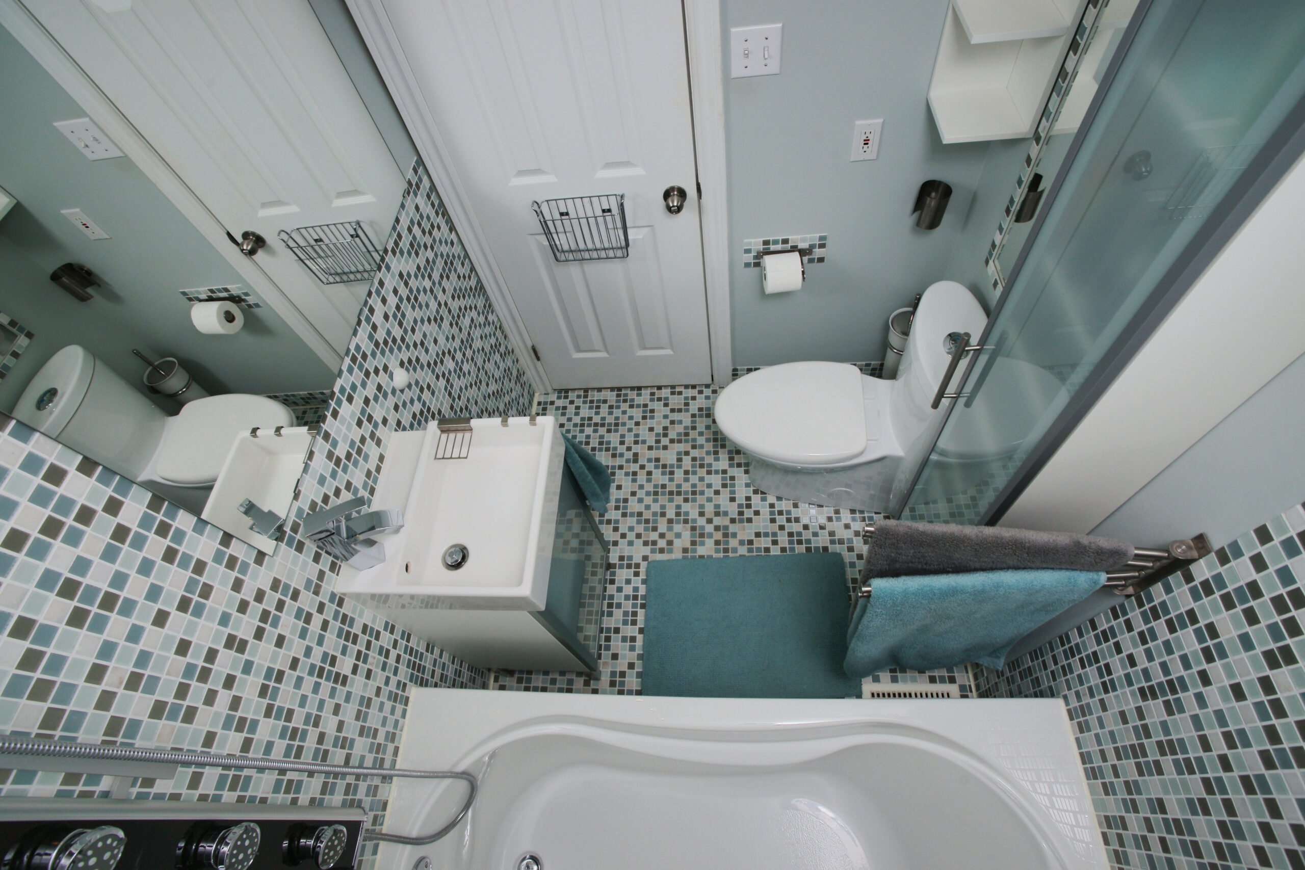 Viel Stauraum Im Kleinen Bad – So Gewinnen Sie Platz intended for Kleines Badezimmer Stauraum Schaffen